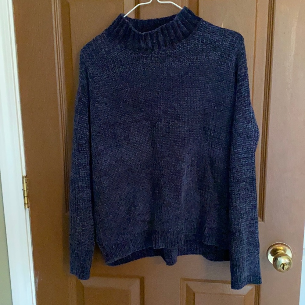 Navy blue cropped Sweater